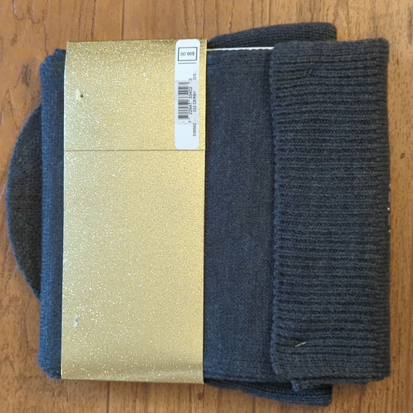 NWT Michael Kors Scarf and Hat Set - Picture 2 of 3